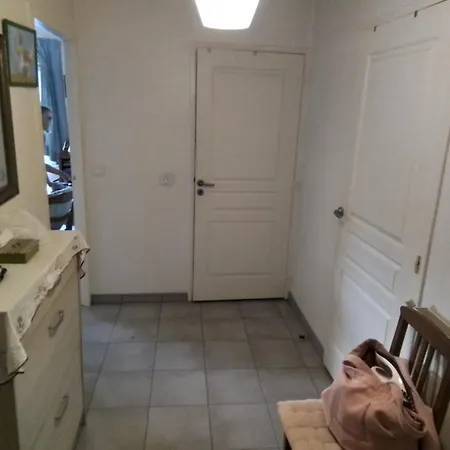 Studio Biarritz Homestay