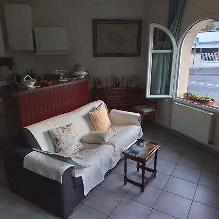 Studio Biarritz Homestay *